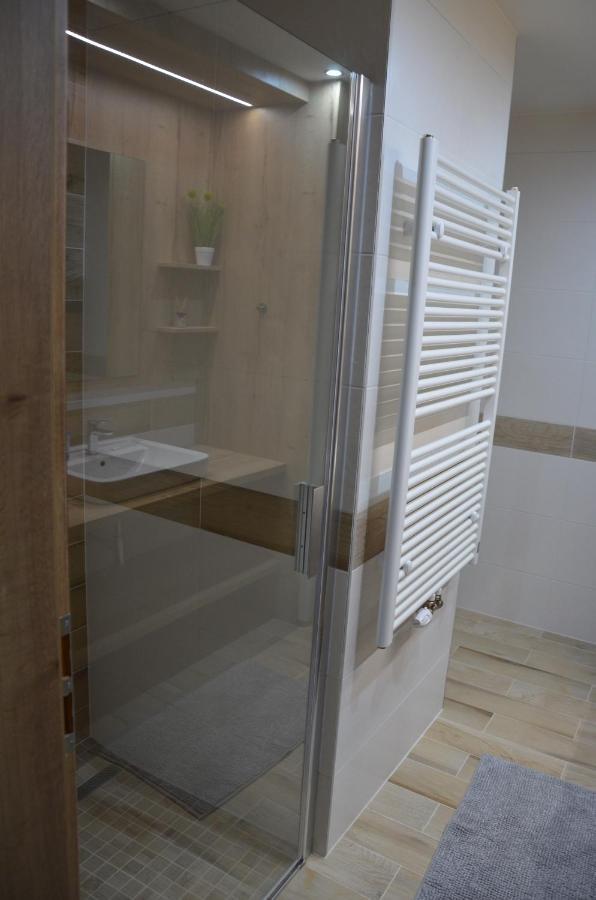 Visit Sauna Klinovec Loučná pod Klínovcem Eksteriør bilde
